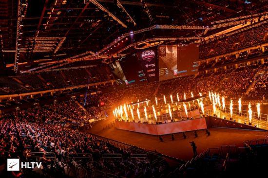 马斯克AI挑战英雄联盟人类战队的未来